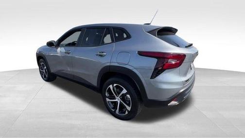 Sterling Gray Metallic 2025 Chevrolet Trax 1RS