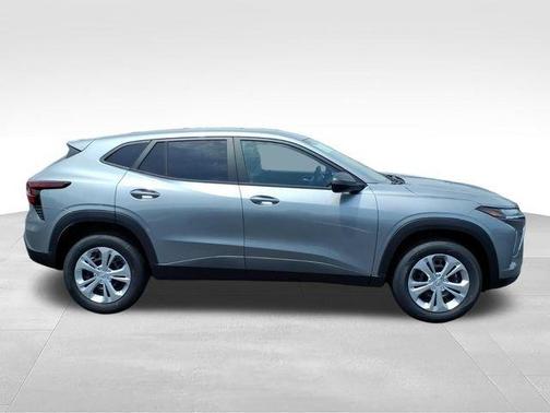 Sterling Gray Metallic 2026 Chevrolet Trax LS