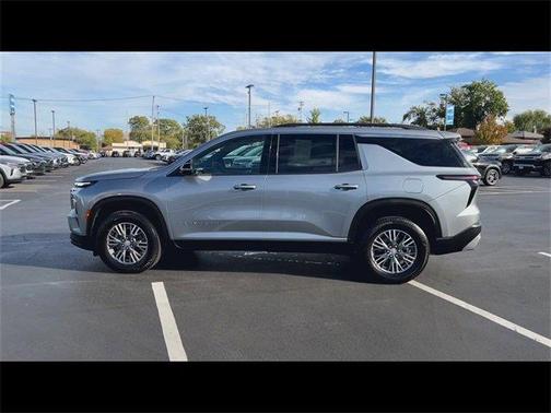 2025 Chevrolet Traverse LT