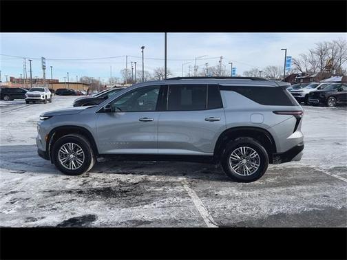 2025 Chevrolet Traverse LT