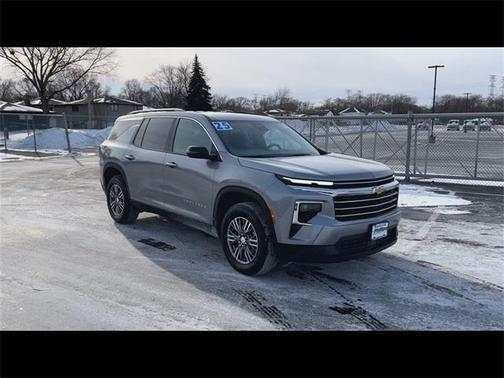 2025 Chevrolet Traverse LT