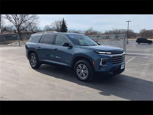 2025 Chevrolet Traverse LT