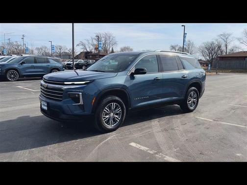 2025 Chevrolet Traverse LT