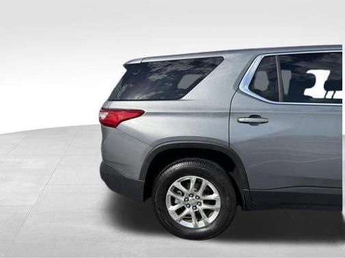 Satin Steel Metallic 2020 Chevrolet Traverse LS