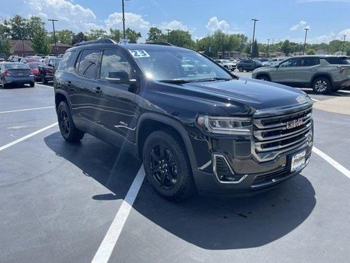 2023 GMC Acadia AT4