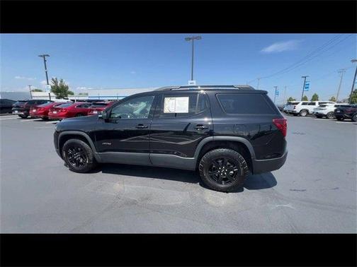 2023 GMC Acadia AT4