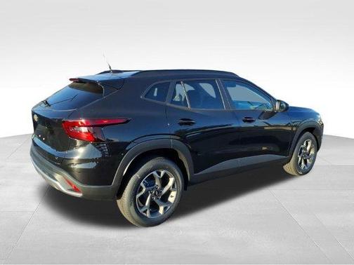 Mosaic Black Metallic 2026 Chevrolet Trax LT