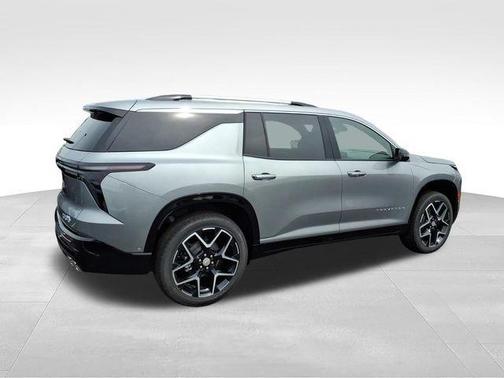Sterling Gray Metallic 2026 Chevrolet Traverse High Country
