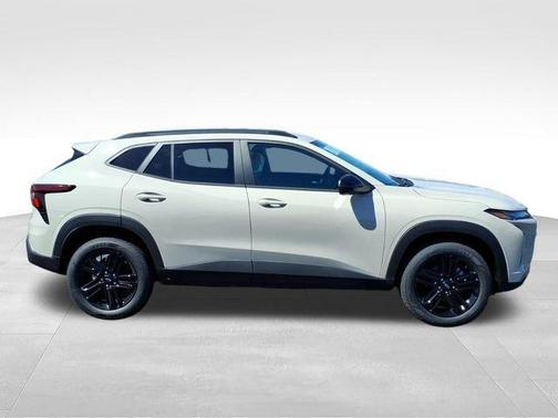 White Sand 2026 Chevrolet Trax ACTIV