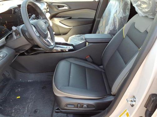 White Sand 2026 Chevrolet Trax ACTIV