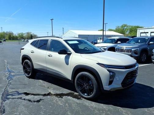 White Sand 2026 Chevrolet Trax ACTIV