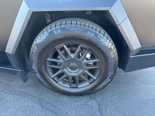 2025 Tesla Cybertruck Base