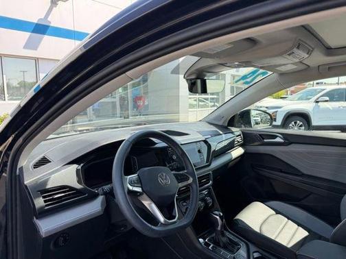 Deep Black Pearl Effect 2024 Volkswagen Taos 1.5T SEL