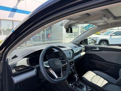 Deep Black Pearl Effect 2024 Volkswagen Taos 1.5T SEL