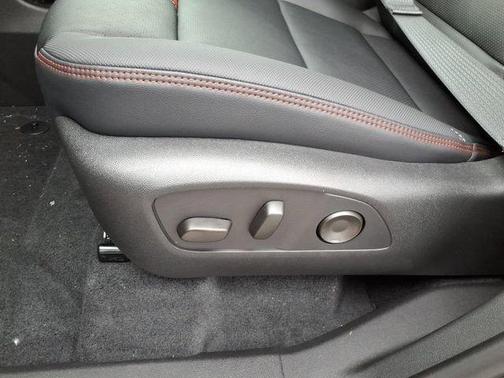 Mosaic Black Metallic 2026 Chevrolet Traverse RS