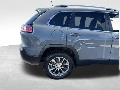 Sting Gray Clearcoat 2021 Jeep Cherokee Latitude Lux