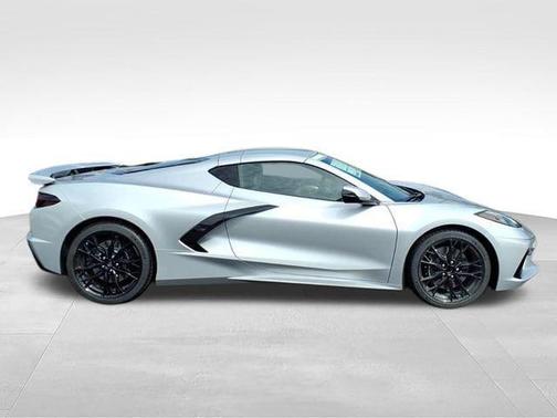 Blade Silver Metallic 2026 Chevrolet Corvette Stingray w/2LT