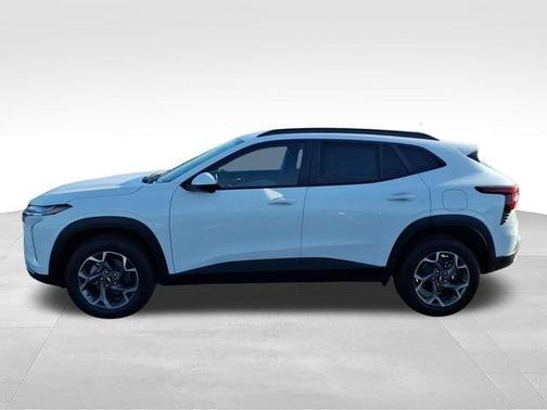 Summit White 2026 Chevrolet Trax LT