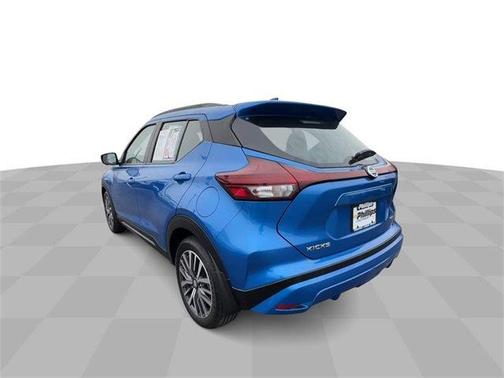 2021 Nissan Kicks SR