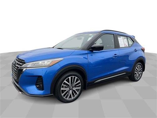 2021 Nissan Kicks SR