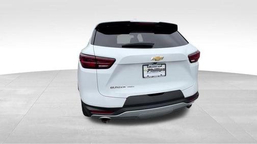 Summit White 2023 Chevrolet Blazer 2LT