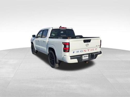 Glacier White 2024 Nissan Frontier SV