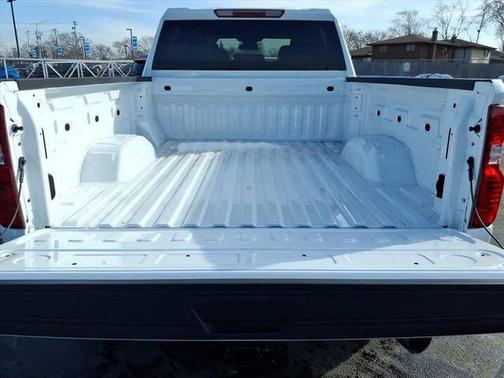 Summit White 2026 Chevrolet Silverado 2500 Custom