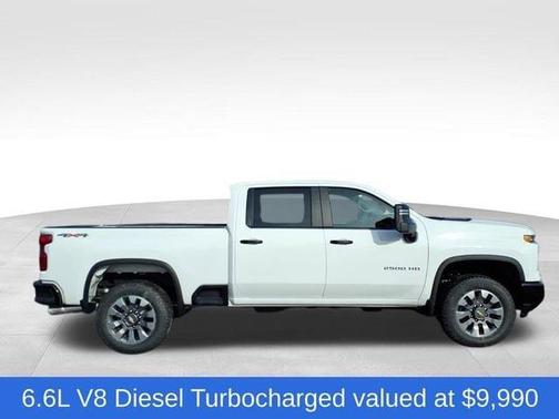 Summit White 2026 Chevrolet Silverado 2500 Custom