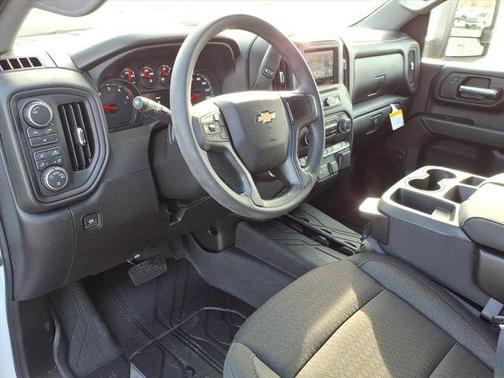 Summit White 2026 Chevrolet Silverado 2500 Custom