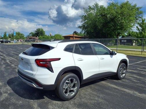 2025 Chevrolet Trax LT
