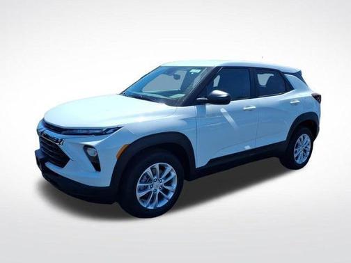 Summit White 2026 Chevrolet Trailblazer LS
