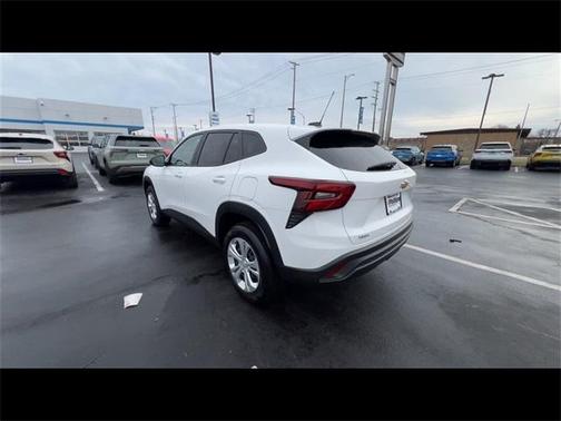 2025 Chevrolet Trax LS