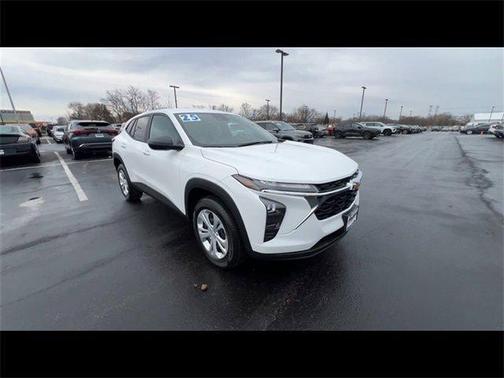 2025 Chevrolet Trax LS