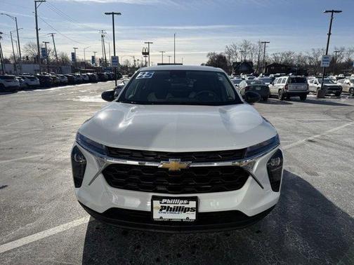 2025 Chevrolet Trax LS