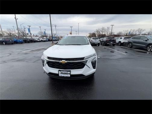 2025 Chevrolet Trax LS