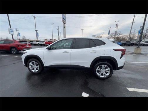 2025 Chevrolet Trax LS