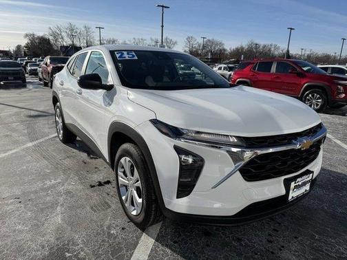 2025 Chevrolet Trax LS