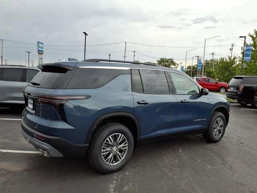Lakeshore Blue Metallic 2026 Chevrolet Traverse LT