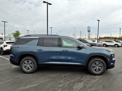 Lakeshore Blue Metallic 2026 Chevrolet Traverse LT