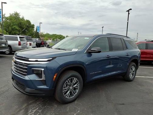 Lakeshore Blue Metallic 2026 Chevrolet Traverse LT