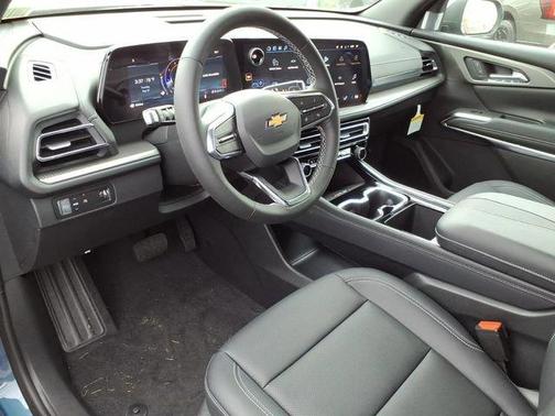 Lakeshore Blue Metallic 2026 Chevrolet Traverse LT