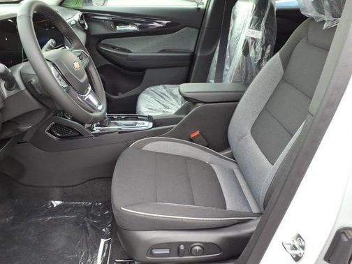 Summit White 2026 Chevrolet Trailblazer LT