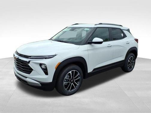 Summit White 2026 Chevrolet Trailblazer LT