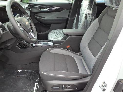 Summit White 2026 Chevrolet Trailblazer LT