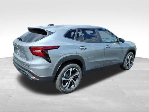 Sterling Gray Metallic 2026 Chevrolet Trax 1RS