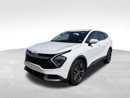 Glacial White Pearl 2024 Kia Sportage EX
