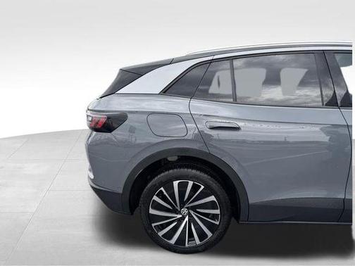 Pure Gray w/ Black Roof 2023 Volkswagen ID.4 Pro S Plus