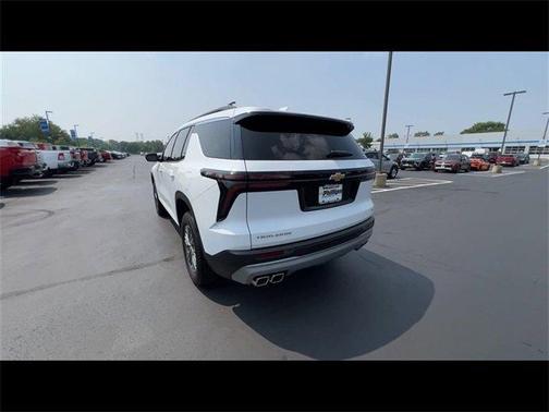 2024 Chevrolet Traverse LT
