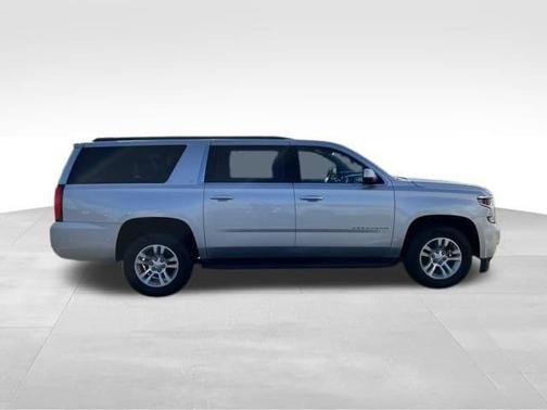 Silver Ice Metallic 2020 Chevrolet Suburban LT