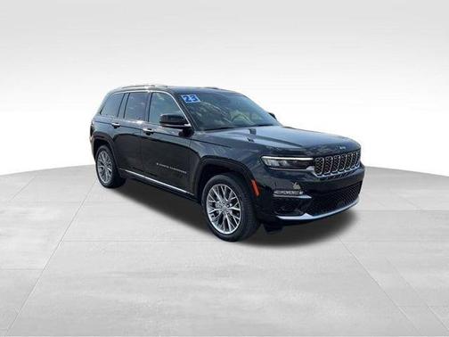 2023 Jeep Grand Cherokee Summit